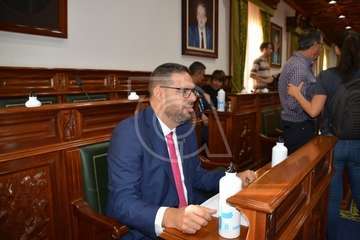 El Pleno de Telde abandona el plástico (Foto TA)